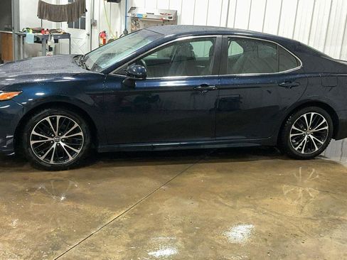 Used 2018 Toyota Camry SE image 8