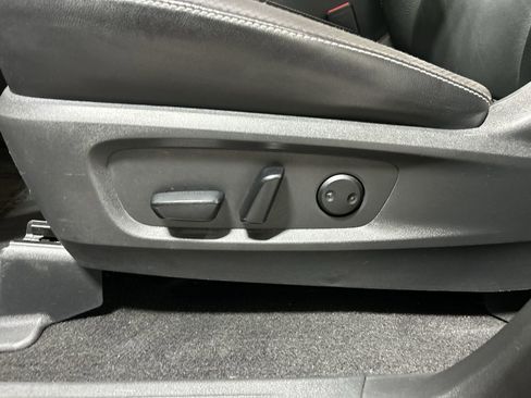 Used 2023 Nissan Pathfinder SL image 28