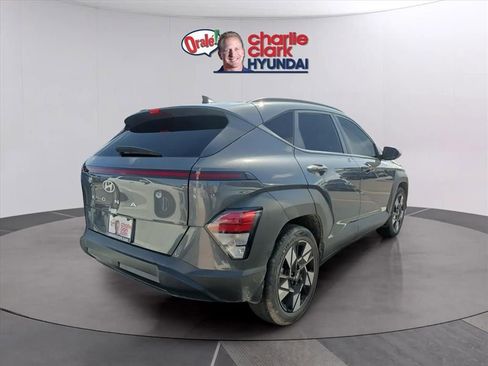 Used 2025 Hyundai Kona SEL FWD image 3