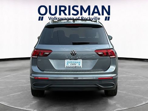 Used 2023 Volkswagen Tiguan SE w/ Panoramic Sunroof Package FWD image 5