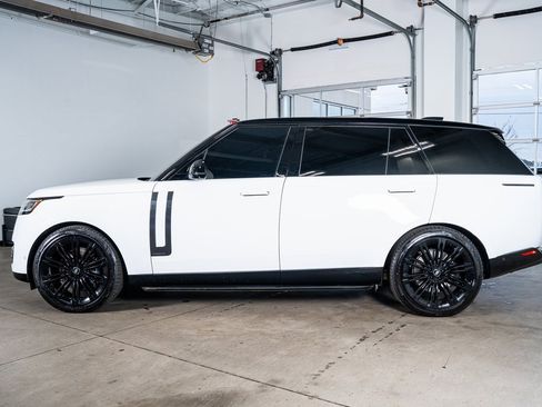 Used 2025 Land Rover Range Rover Long Wheelbase Autobiography image 8