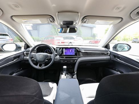Used 2026 Toyota Camry LE FWD image 22