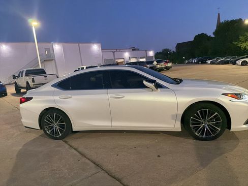 Used 2023 Lexus ES 350 w/ Premium Package FWD image 4