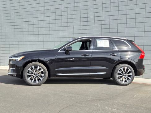 Used 2023 Volvo XC60 B5 Plus AWD/4WD image 2