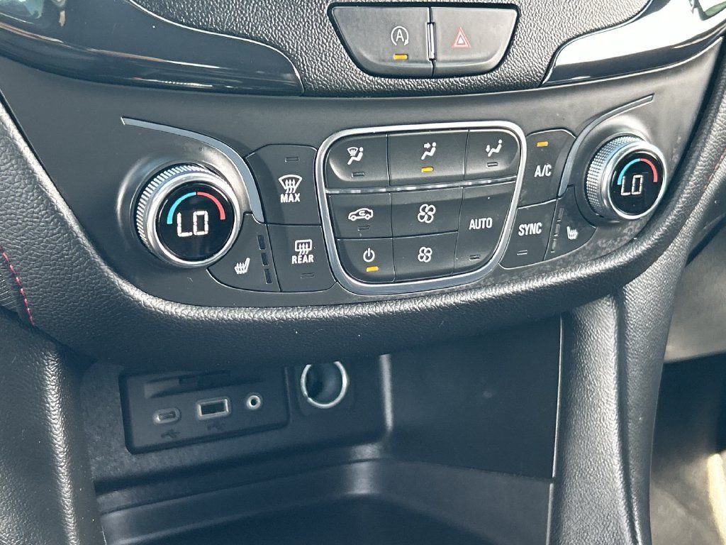 Used 2022 Chevrolet Equinox RS w/ RS Leather Package FWD image 29