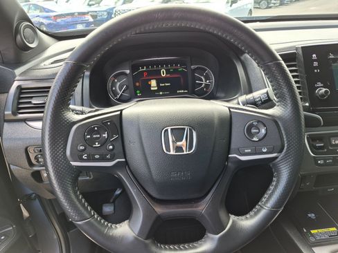 Used 2025 Honda Passport EX-L image 18