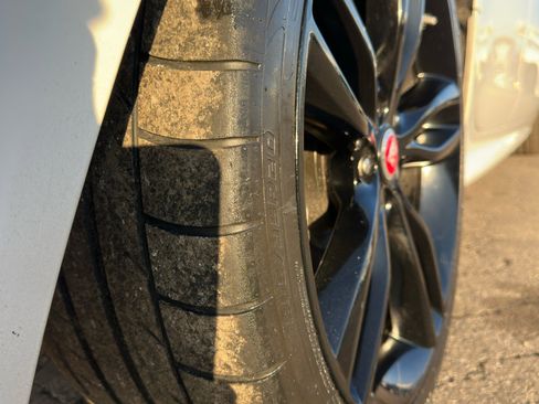 Used 2016 Jaguar XF R-Sport image 12