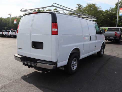 New 2025 Chevrolet Express 2500 Work Van w/ Driver Convenience Package image 31