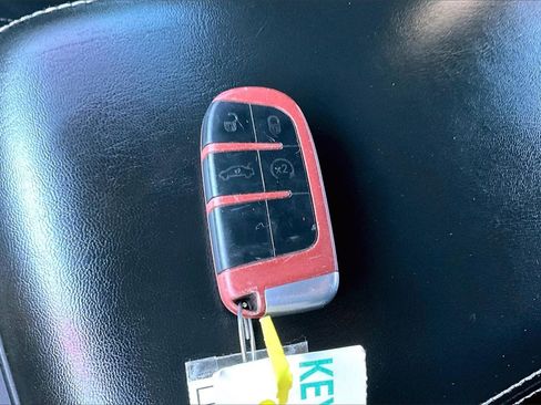 Used 2019 Chrysler 300 S image 12