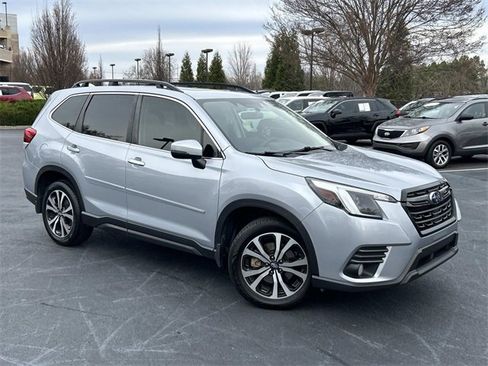 Used 2022 Subaru Forester Limited image 2