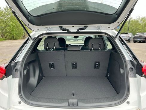 New 2027 Chevrolet Bolt LT w/ Comfort Package FWD image 23