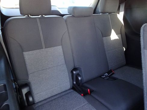 Used 2025 GMC Acadia Elevation image 14