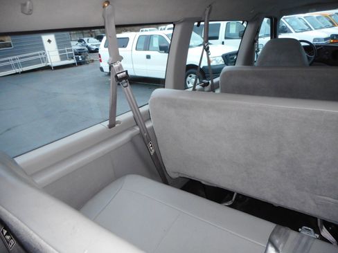Used 2002 Ford E-350 and Econoline 350 XL image 20
