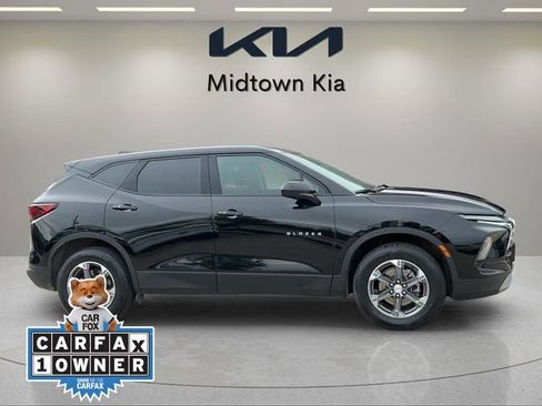 Used 2025 Chevrolet Blazer LT FWD image 2