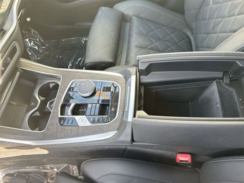 Used 2023 BMW X7 xDrive40i w/ Premium Package image 24