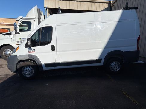 Used 2017 RAM ProMaster 2500 w/ Interior Convenience Group image 2