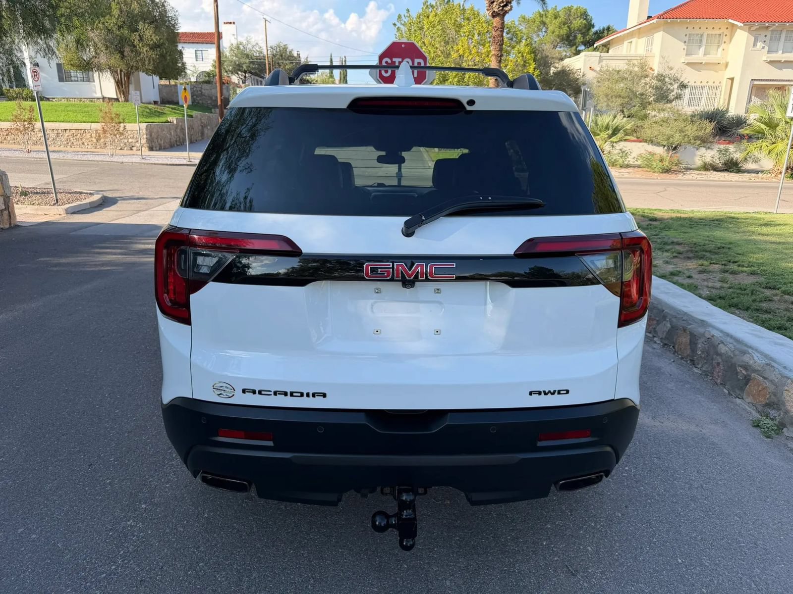 Used 2022 GMC Acadia SLT w/ Elevation Edition AWD/4WD image 4