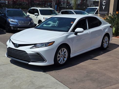 Used 2023 Toyota Camry LE FWD image 5