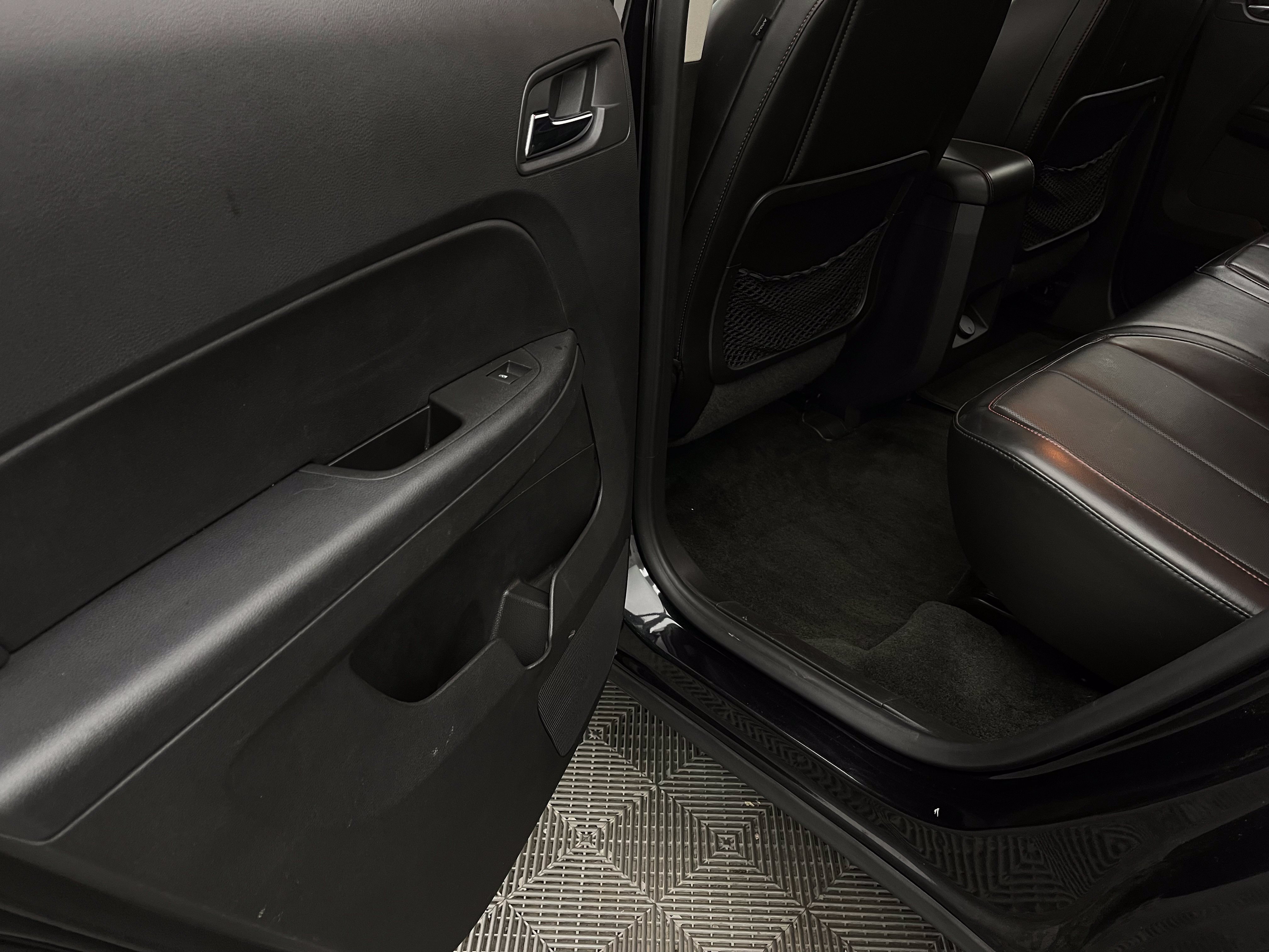 Used 2015 Chevrolet Equinox LTZ FWD image 39