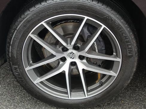 Certified 2025 Porsche Macan image 15