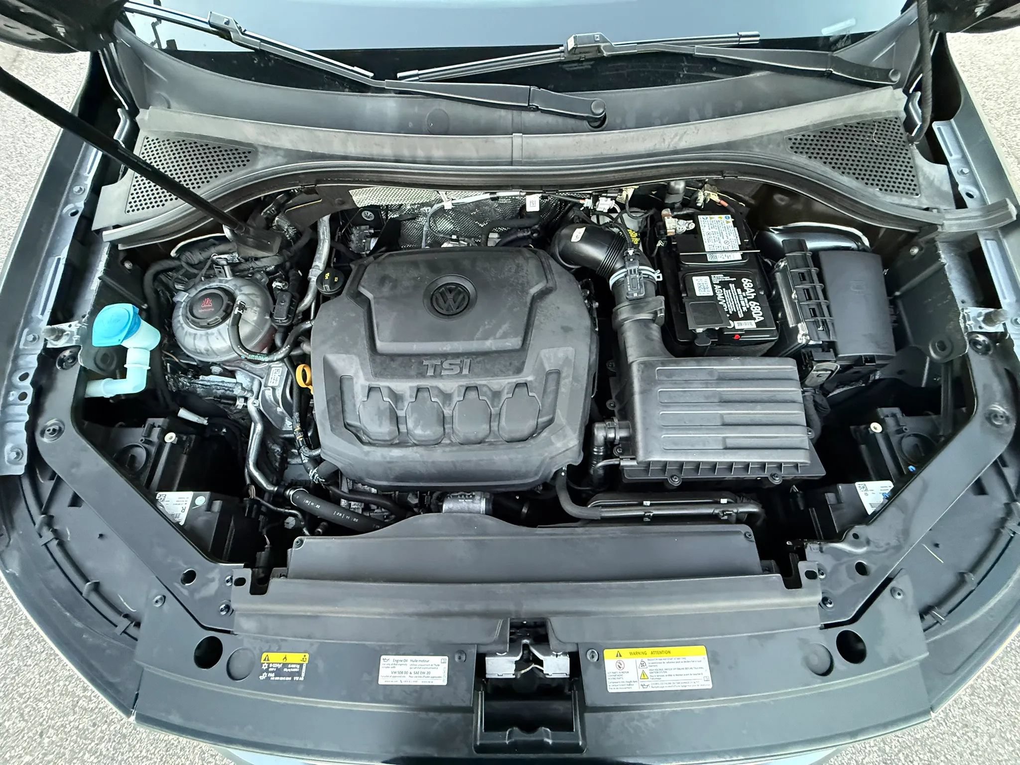 Used 2023 Volkswagen Tiguan SE R-Line FWD image 35