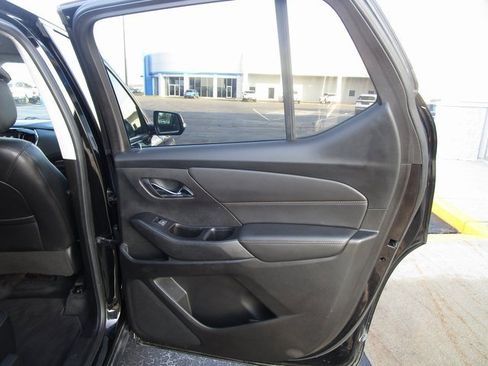 Used 2020 Chevrolet Traverse LT w/ LT Premium Package image 25