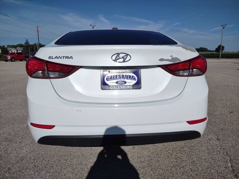 Used 2016 Hyundai Elantra SE FWD image 4