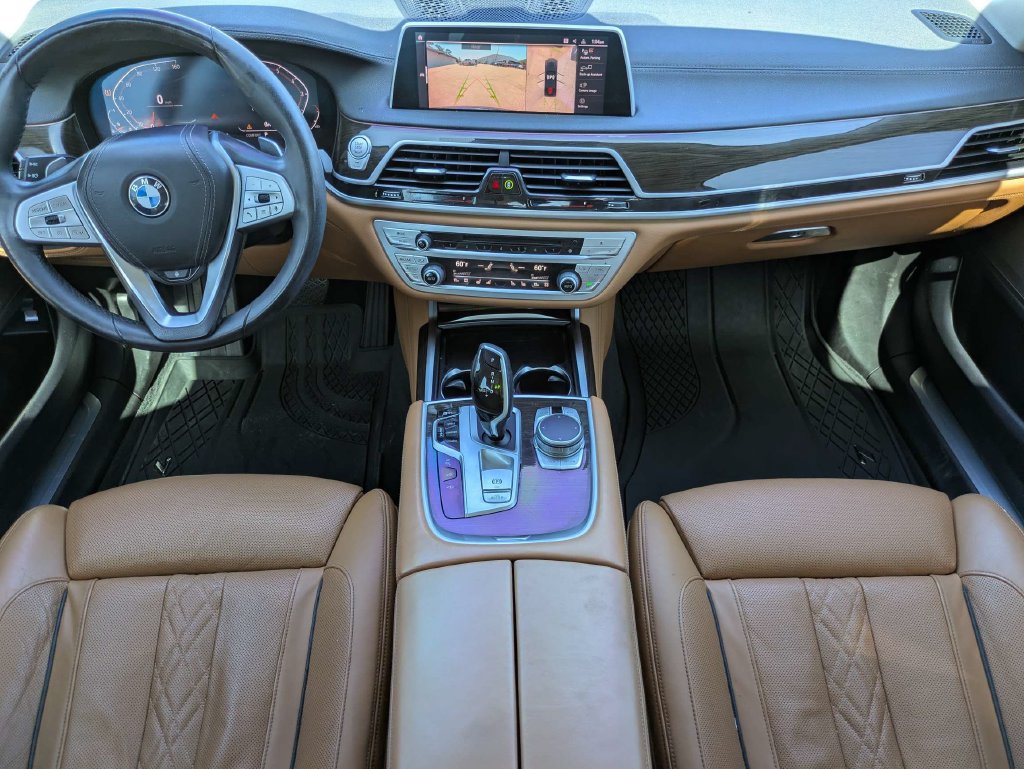 Used 2020 BMW 740i w/ Premium Package RWD image 8