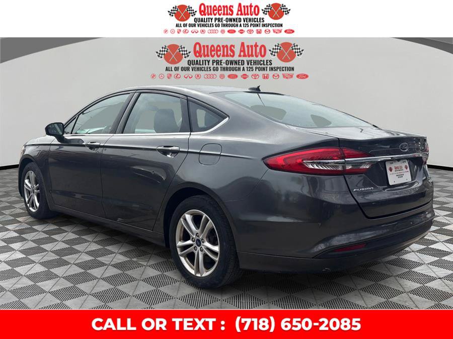 Used 2018 Ford Fusion SE FWD image 4