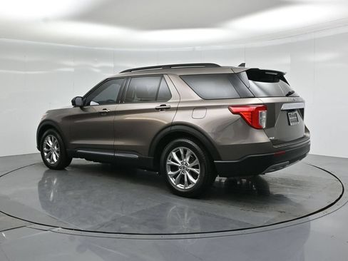 Used 2021 Ford Explorer XLT w/ Equipment Group 202A RWD image 6