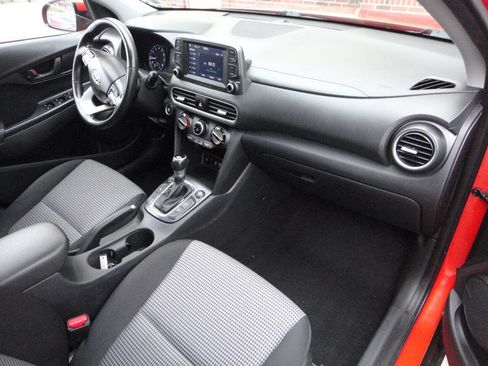 Used 2020 Hyundai Kona SEL Plus AWD/4WD image 13