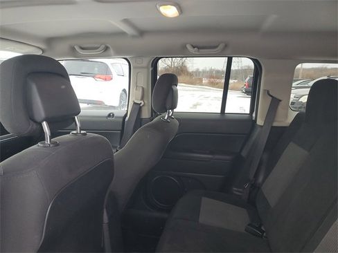 Used 2016 Jeep Patriot Latitude w/ Premium Sound Group image 8