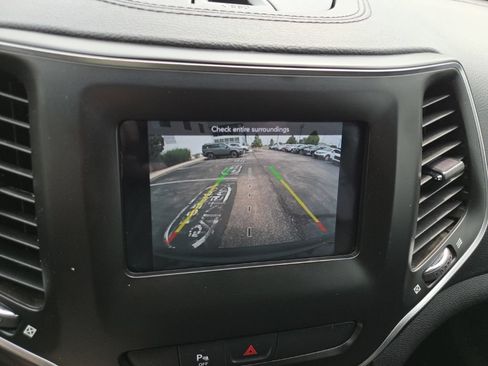 Used 2020 Jeep Cherokee Latitude Plus AWD/4WD image 41