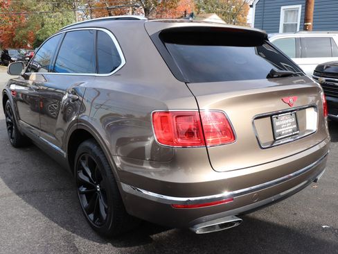 Used 2017 Bentley Bentayga image 3