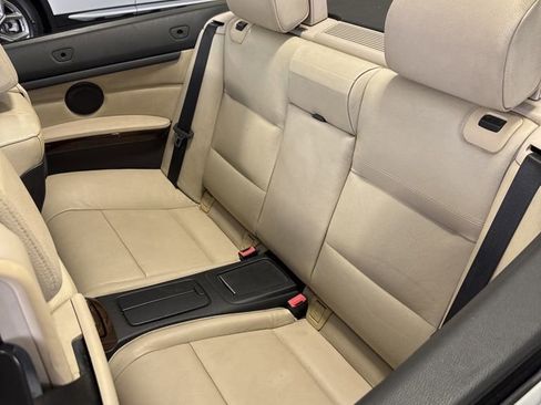 Used 2011 BMW 328i Convertible RWD image 9