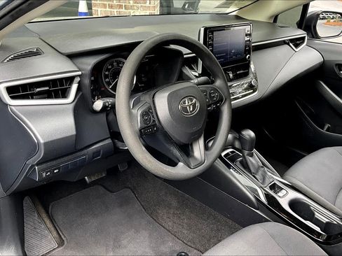 Used 2020 Toyota Corolla LE FWD image 17