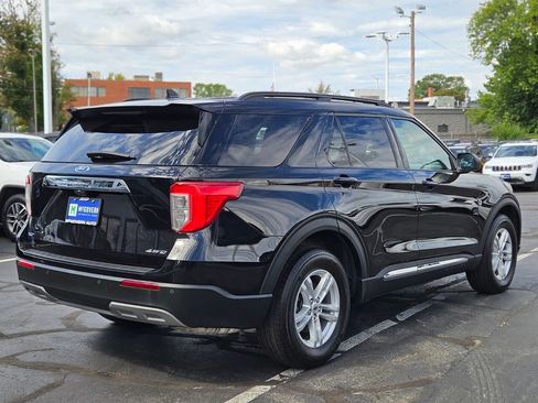 Used 2022 Ford Explorer XLT w/ Equipment Group 202A image 5
