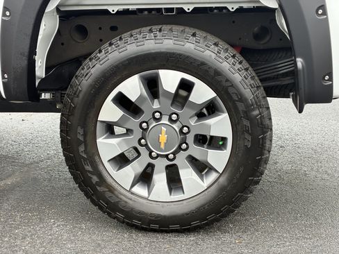Used 2024 Chevrolet Silverado 2500 Custom w/ Custom Value Package AWD/4WD image 11