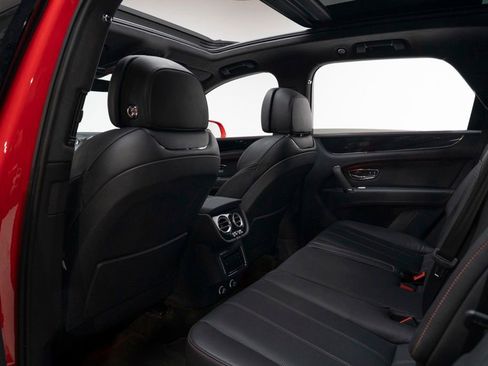 Used 2019 Bentley Bentayga V8 image 54
