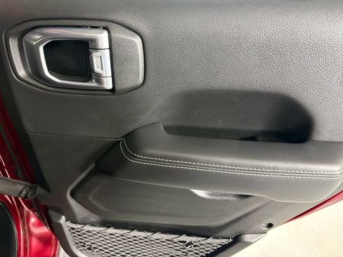 Used 2022 Jeep Wrangler Unlimited Sahara image 15