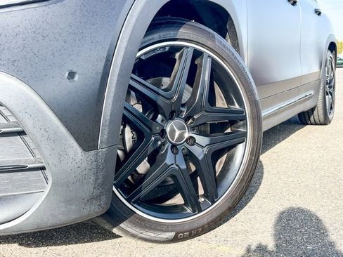 Used 2021 Mercedes-Benz GLB 35 AMG 4MATIC image 2