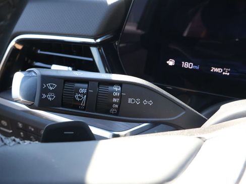 New 2025 Chevrolet Suburban Premier image 27