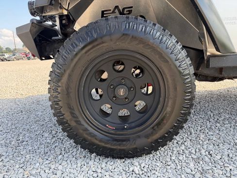 Used 2008 Jeep Wrangler Unlimited Sahara w/ Dual Top Group AWD/4WD image 28