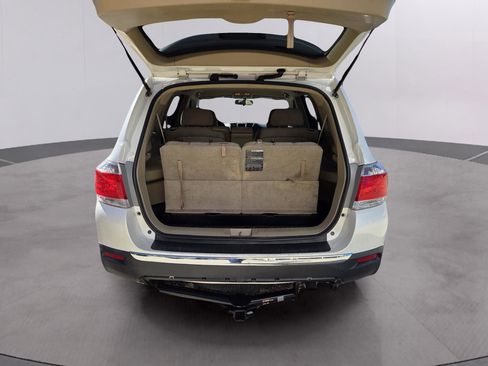 Used 2013 Toyota Highlander Base image 9