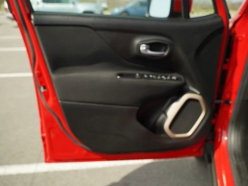 Used 2015 Jeep Renegade Latitude w/ Trailer Tow Group image 13