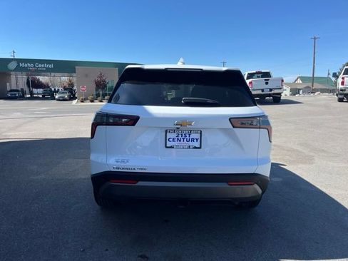 Used 2025 Chevrolet Equinox LT AWD/4WD image 9