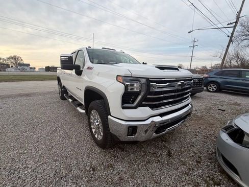 Used 2025 Chevrolet Silverado 2500 LTZ w/ LTZ Plus Package AWD/4WD image 8