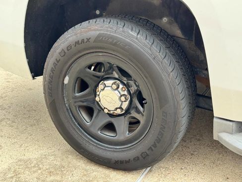 Used 2015 Chevrolet Tahoe 2WD w/ Remote Keyless Entry Package image 25