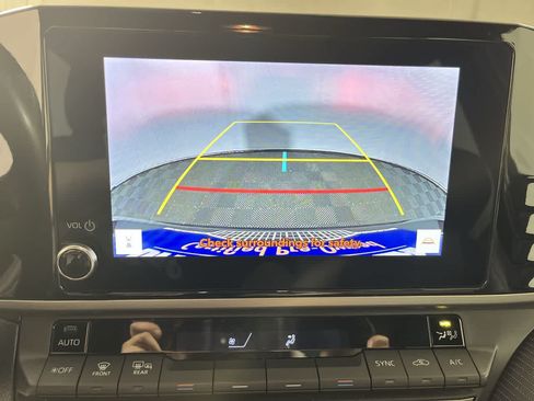 Used 2025 Toyota Camry SE FWD image 19