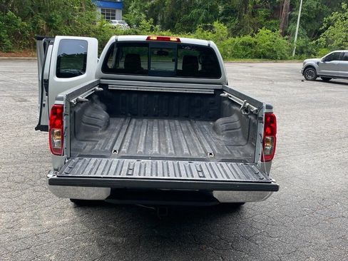 Used 2011 Nissan Frontier SV w/ SV Premium Utility Pkg RWD image 35